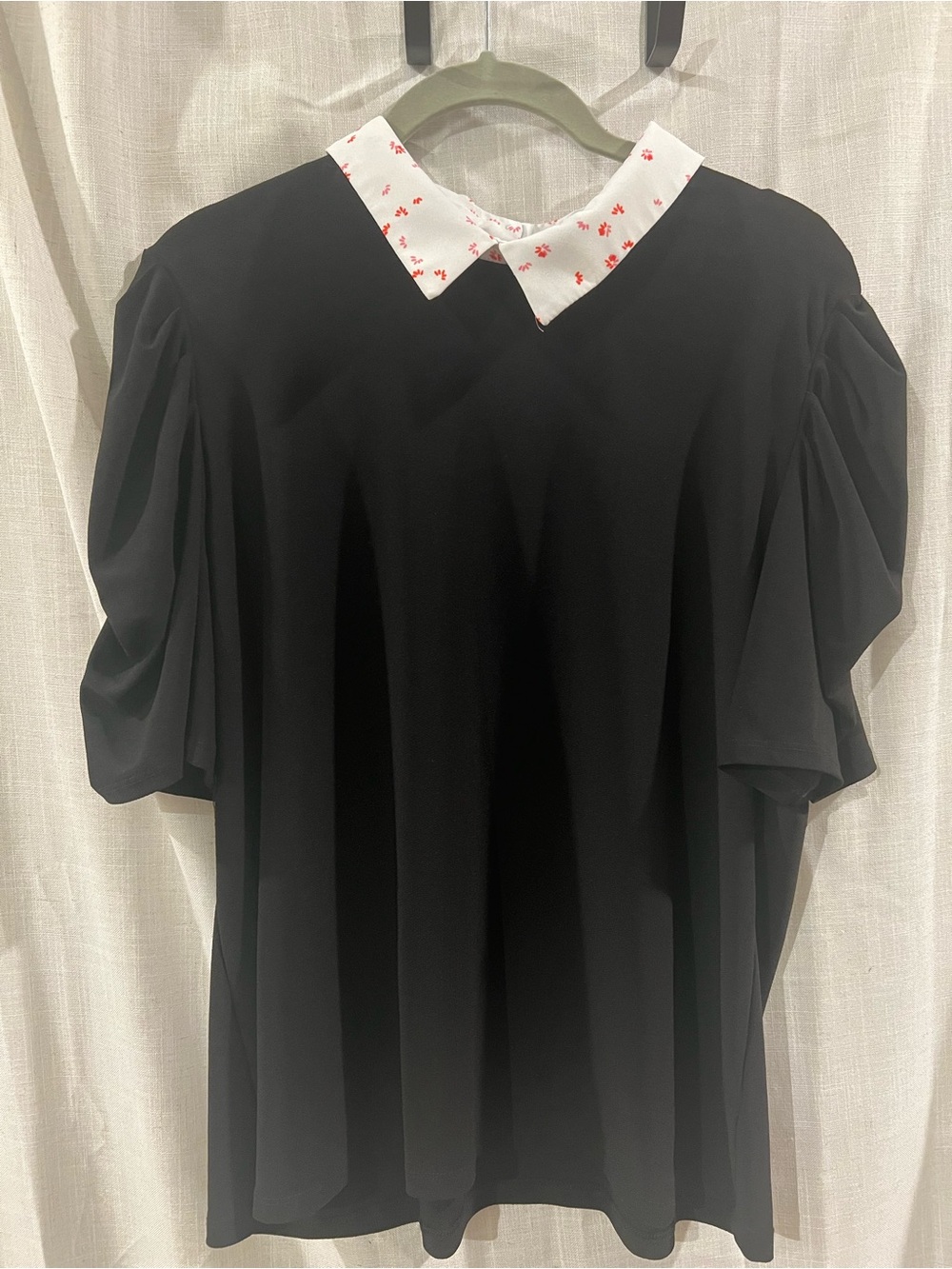 CeCe Black Puff Sleeve Top with White Floral Collar